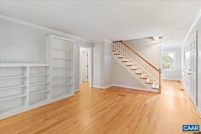 555 GILLUMS RIDGE RD, Charlottesville, VA 22903