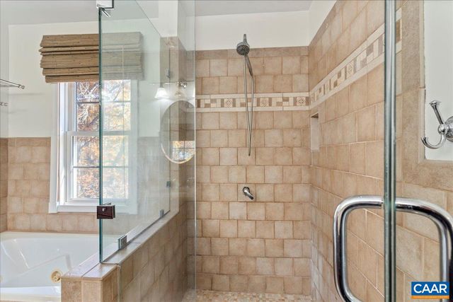 555 GILLUMS RIDGE RD, Charlottesville, VA 22903