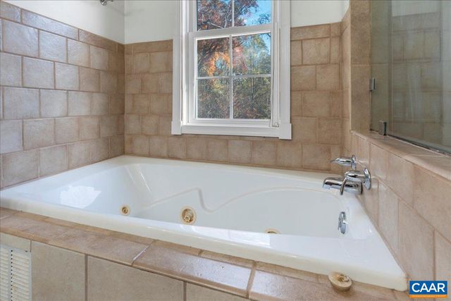 555 GILLUMS RIDGE RD, Charlottesville, VA 22903