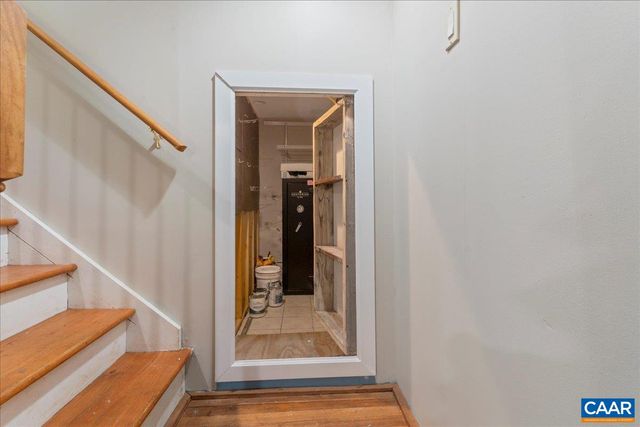 555 GILLUMS RIDGE RD, Charlottesville, VA 22903