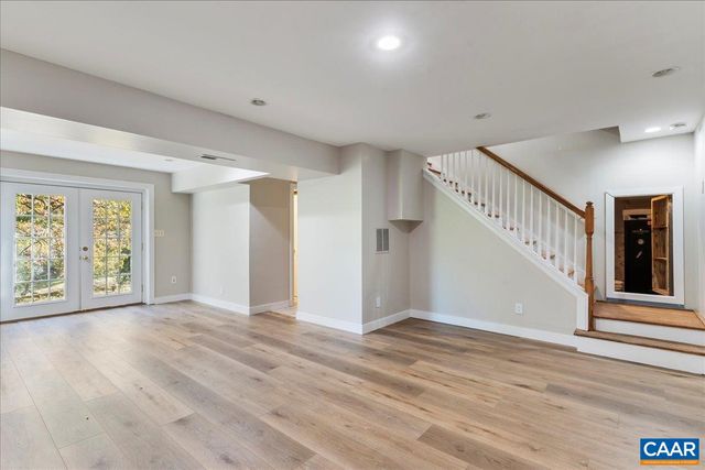 555 GILLUMS RIDGE RD, Charlottesville, VA 22903