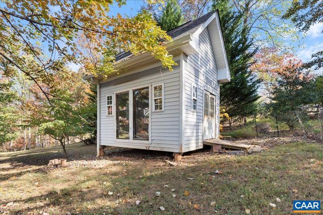 555 GILLUMS RIDGE RD, Charlottesville, VA 22903