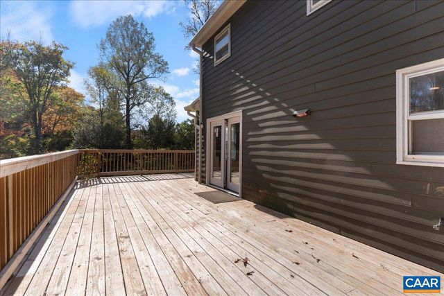 555 GILLUMS RIDGE RD, Charlottesville, VA 22903