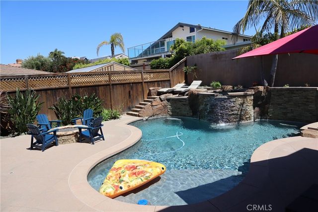 17132 Edgewater Lane, Huntington Beach, CA 92649