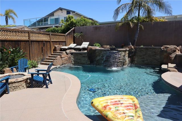 17132 Edgewater Lane, Huntington Beach, CA 92649