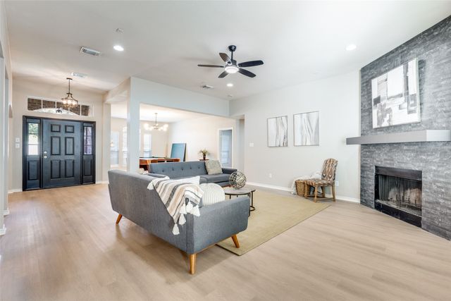 921 Corry A Edwards Drive, Kennedale, TX 76060