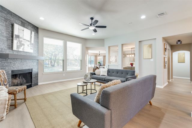 921 Corry A Edwards Drive, Kennedale, TX 76060