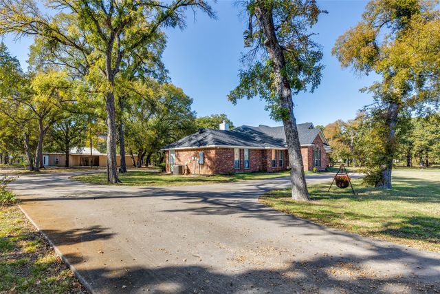 921 Corry A Edwards Drive, Kennedale, TX 76060