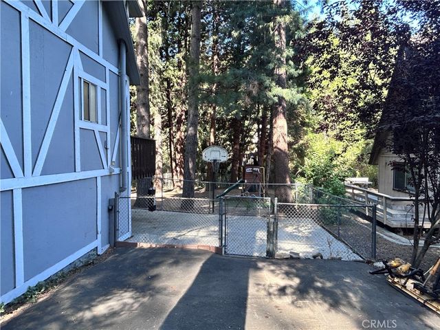 378 Grass Valley, Lake Arrowhead, CA 92352