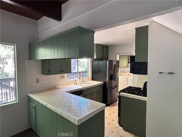 378 Grass Valley, Lake Arrowhead, CA 92352