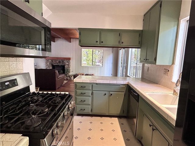 378 Grass Valley, Lake Arrowhead, CA 92352
