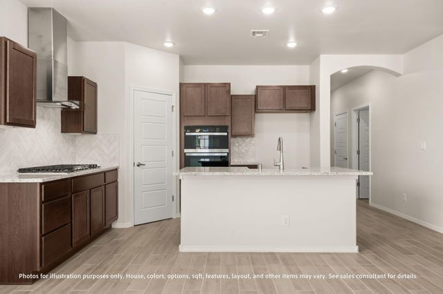 6 Avenida Merida, Los Lunas, NM 87031