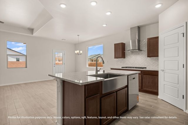 6 Avenida Merida, Los Lunas, NM 87031