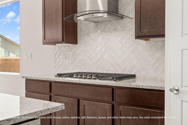 6 Avenida Merida, Los Lunas, NM 87031