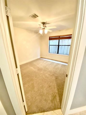 223 W 26th Street E, Houston, TX 77008