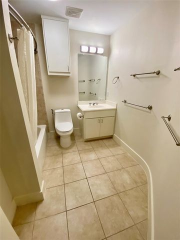 223 W 26th Street E, Houston, TX 77008