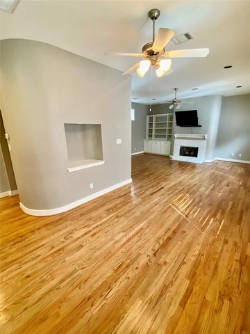 223 W 26th Street E, Houston, TX 77008