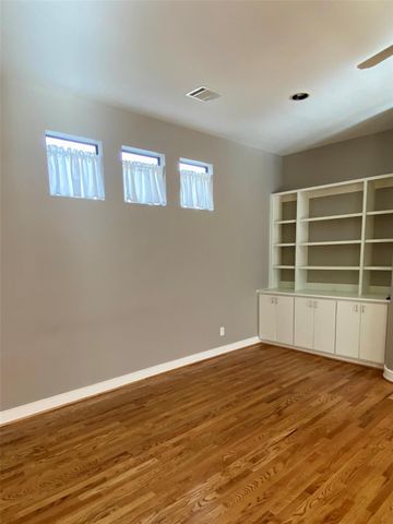 223 W 26th Street E, Houston, TX 77008