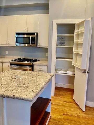 223 W 26th Street E, Houston, TX 77008