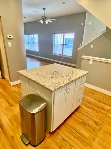 223 W 26th Street E, Houston, TX 77008