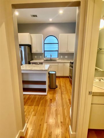 223 W 26th Street E, Houston, TX 77008