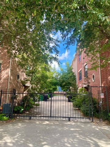 223 W 26th Street E, Houston, TX 77008