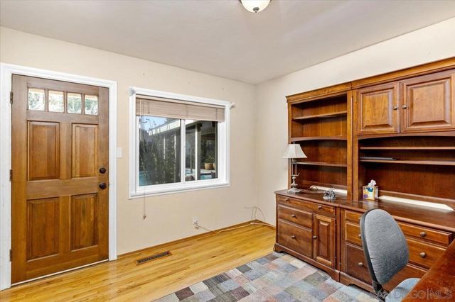 877 Montview Drive, Escondido, CA 92025
