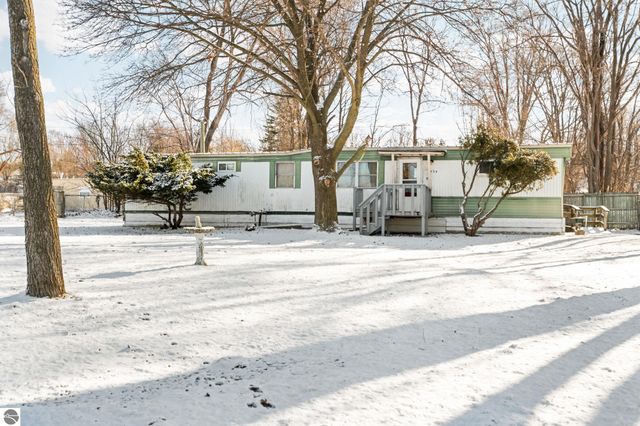 1534 Keystone Hills Court, Traverse City, MI 49696