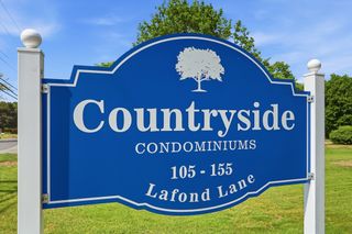 105 Lafond Ln 6, Dracut, MA 01826