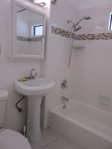61 E Ellis St, Stockton, CA 95204