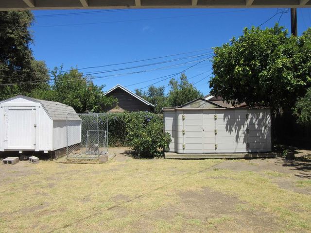 61 E Ellis St, Stockton, CA 95204