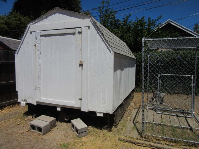 61 E Ellis St, Stockton, CA 95204