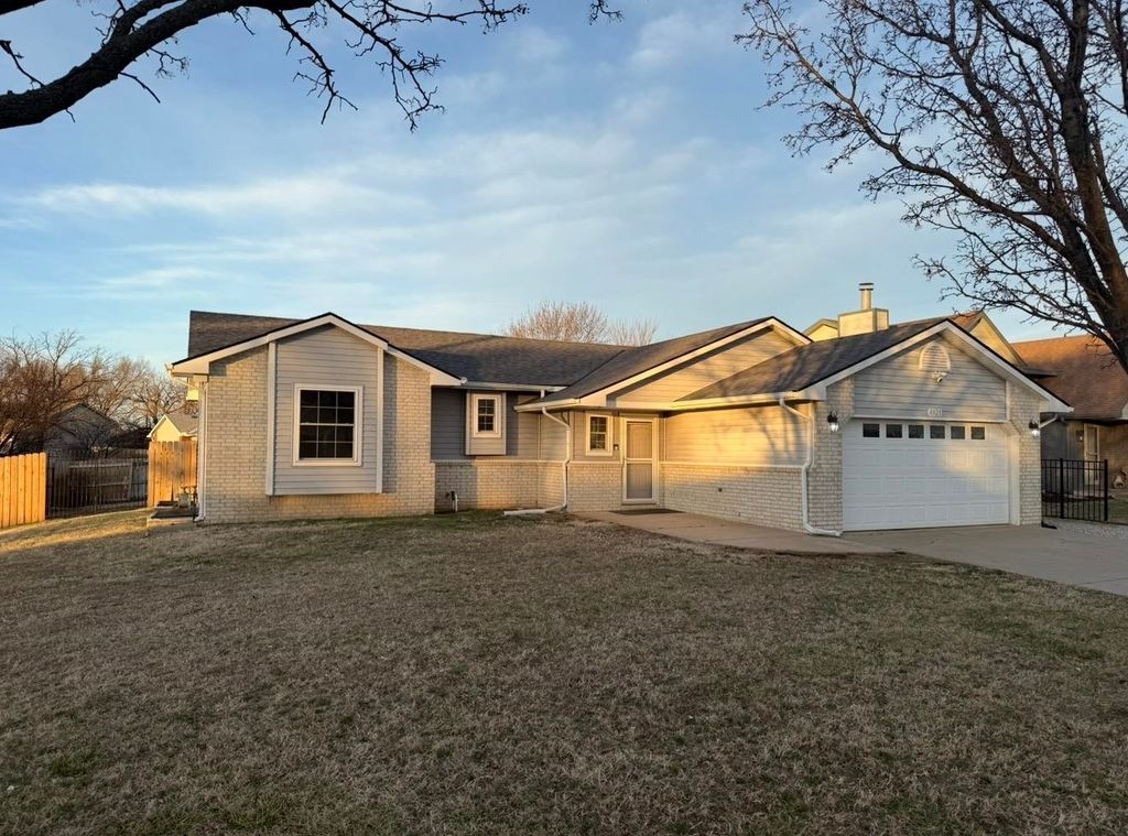 4823 S Mount Carmel, Wichita, KS 67217