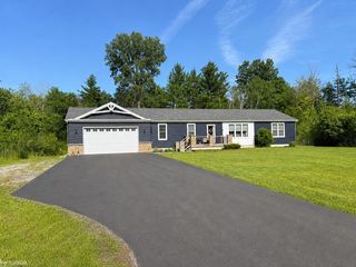 909 S Allen Road, St Clair, MI 48079