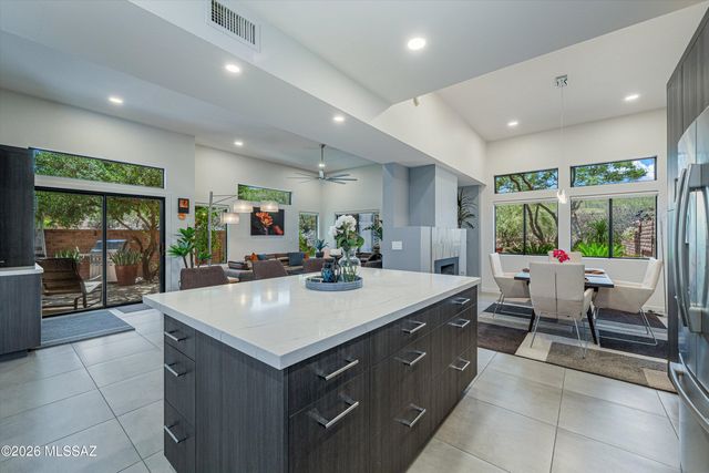 5449 N Vía Papavero, Tucson, AZ 85750