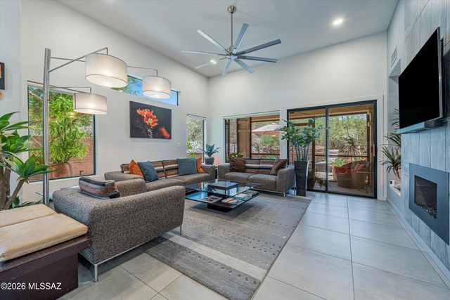 5449 N Vía Papavero, Tucson, AZ 85750