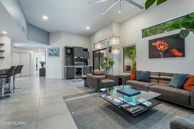 5449 N Vía Papavero, Tucson, AZ 85750