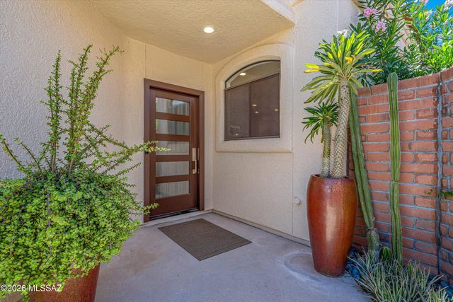5449 N Vía Papavero, Tucson, AZ 85750