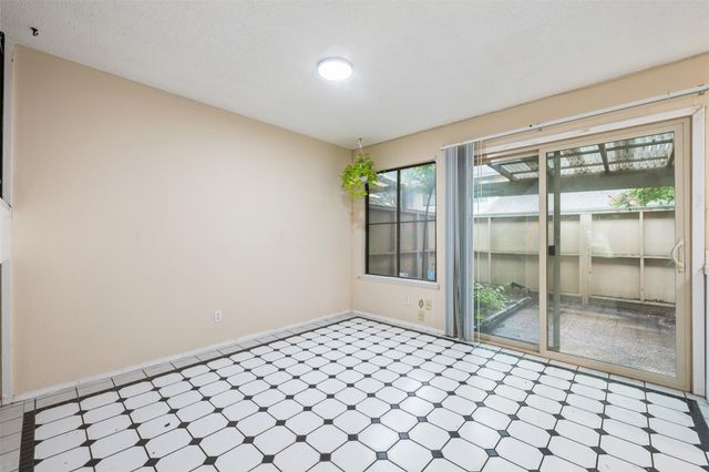 904 SILVER QUAIL LN, Austin, TX 78758