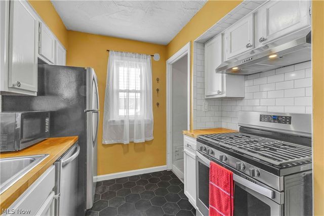 3396 W 151st Street, Cleveland, OH 44111