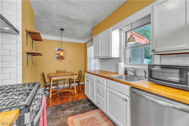 3396 W 151st Street, Cleveland, OH 44111