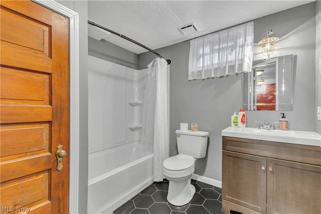 3396 W 151st Street, Cleveland, OH 44111