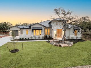 390 Crosswater LN, Dripping Springs, TX 78620