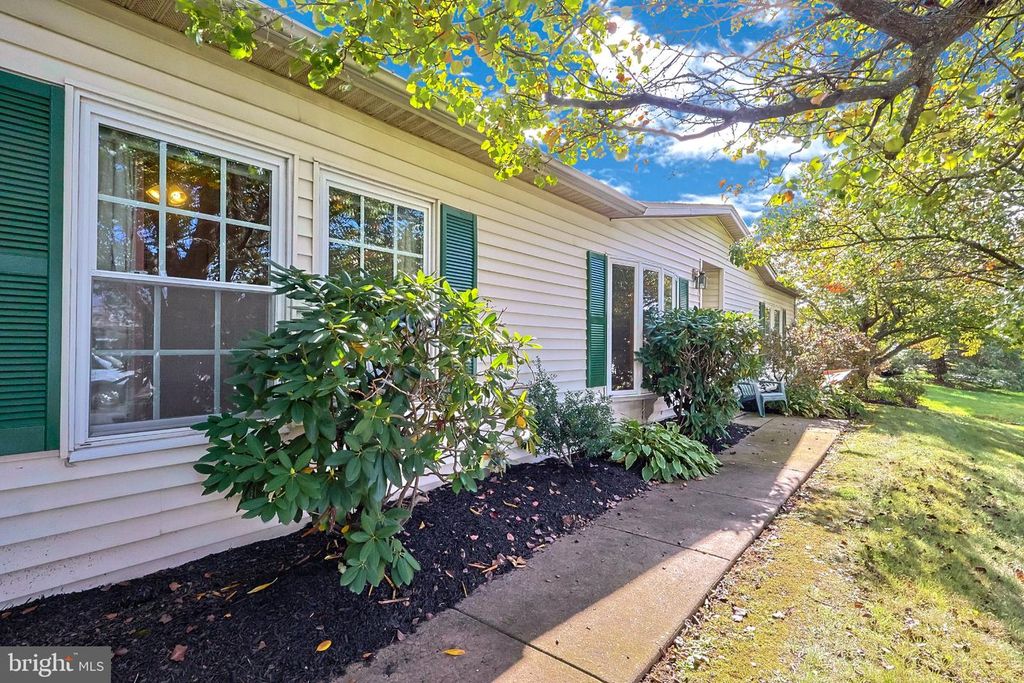 50 BENTWOOD CIR, HARLEYSVILLE, PA 19438 — photo 2