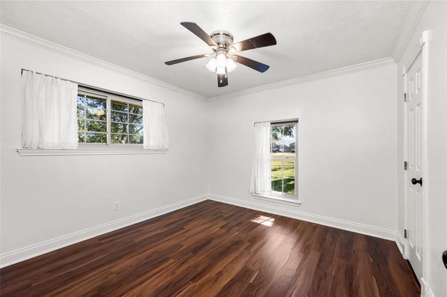 11715 Cherry Point Dr, Mont Belvieu, TX 77535