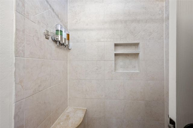 11715 Cherry Point Dr, Mont Belvieu, TX 77535