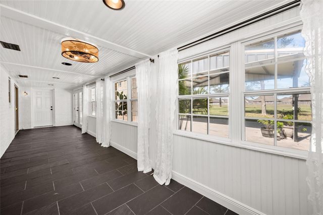 11715 Cherry Point Dr, Mont Belvieu, TX 77535