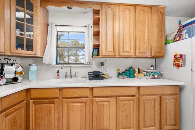 11715 Cherry Point Dr, Mont Belvieu, TX 77535