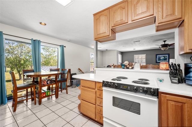 11715 Cherry Point Dr, Mont Belvieu, TX 77535