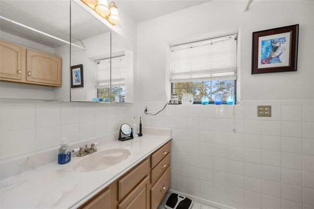 11715 Cherry Point Dr, Mont Belvieu, TX 77535